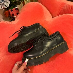 Dr. Martens 8053
Leather Platform Casual Shoes